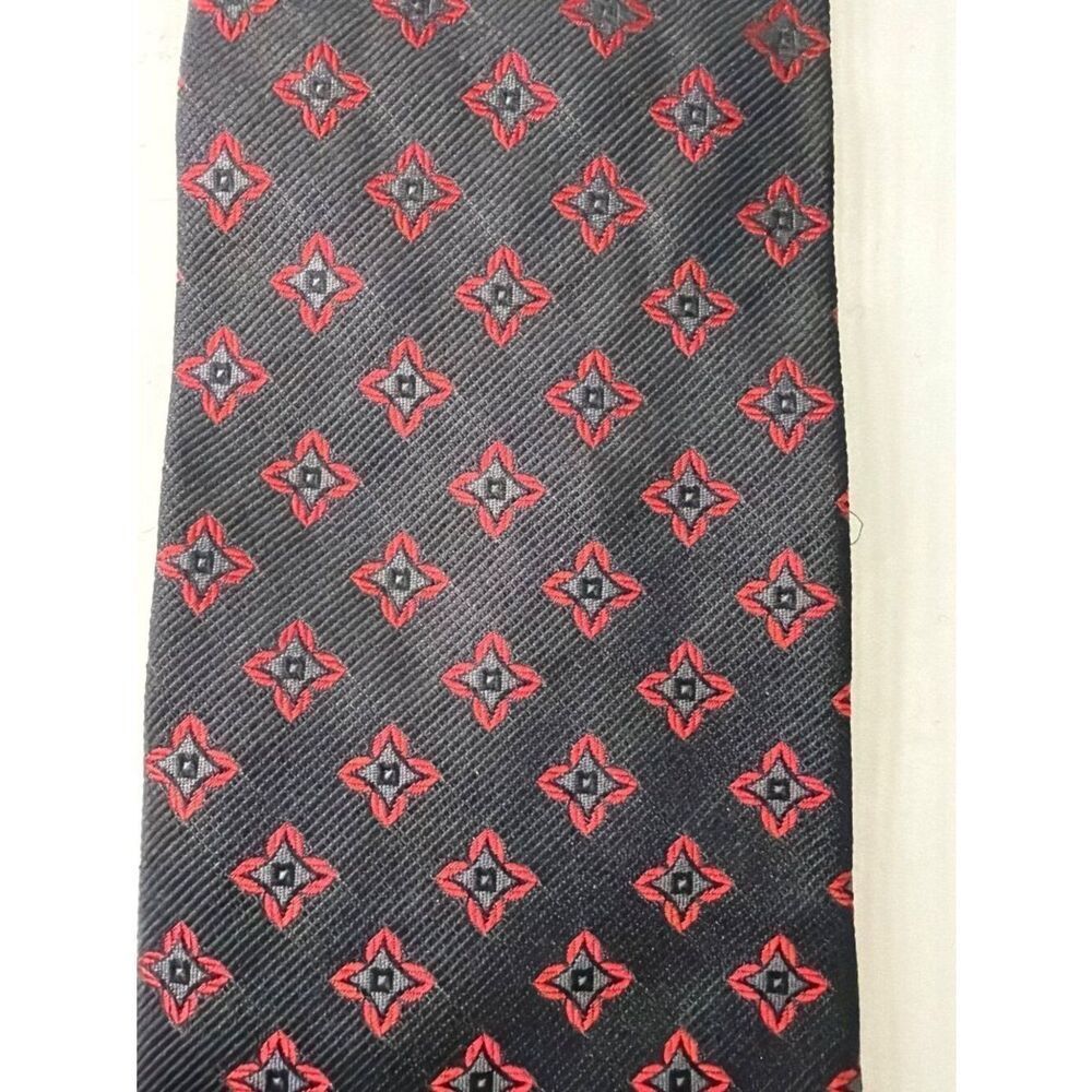 Hugo Boss Men’s Black Red Silk Foulard Pattern Necktie